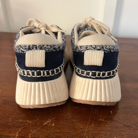 Dolce Vita Dolden sneakers size 7.5 in excellent condition blue and cream - Picture 3 of 8